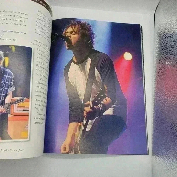 5 Seconds of Summer She Looks So Perfect by Mary Boone Magazine Album 2014 - Picture 7 of 10